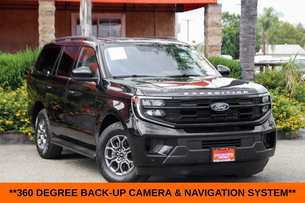 Used 2025 Ford Expedition Active AWD/4WD image 2