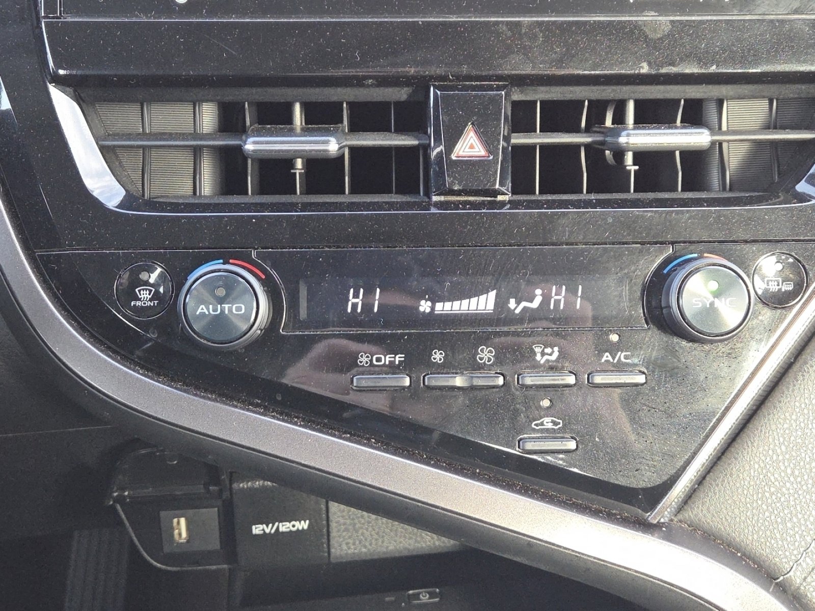 Used 2023 Toyota Camry XSE image 29