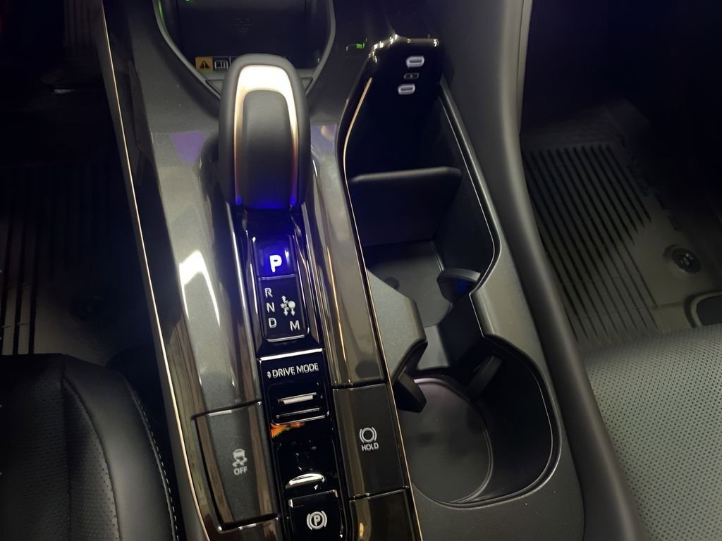 New 2025 Toyota Crown Platinum image 21