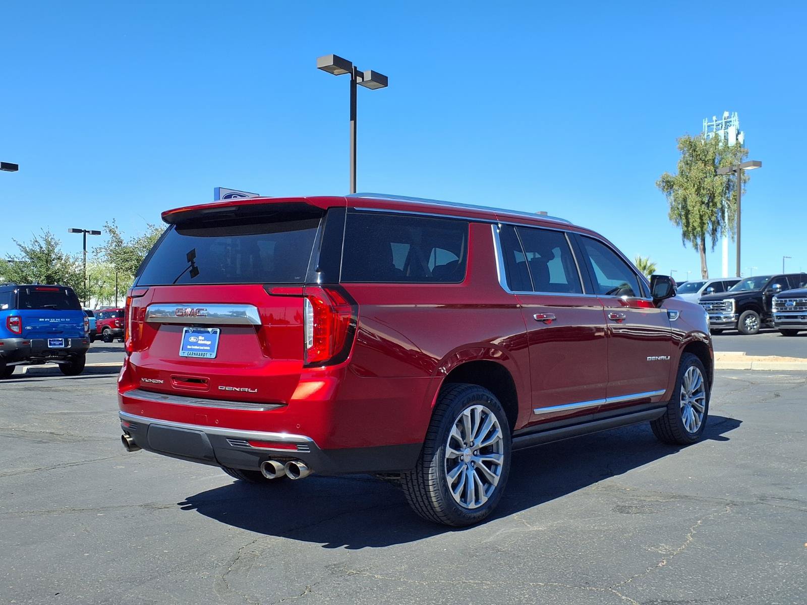 Used 2021 GMC Yukon XL Denali w/ Denali Premium Package AWD/4WD image 6