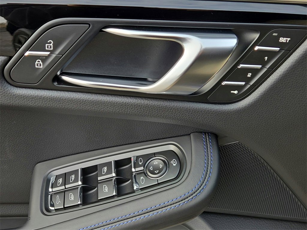 New 2026 Porsche Macan Turbo image 7