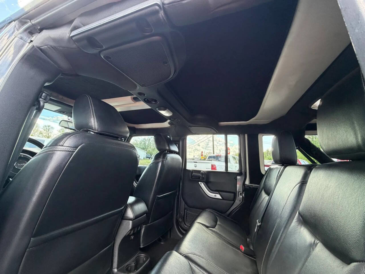 Used 2016 Jeep Wrangler Unlimited Rubicon image 19