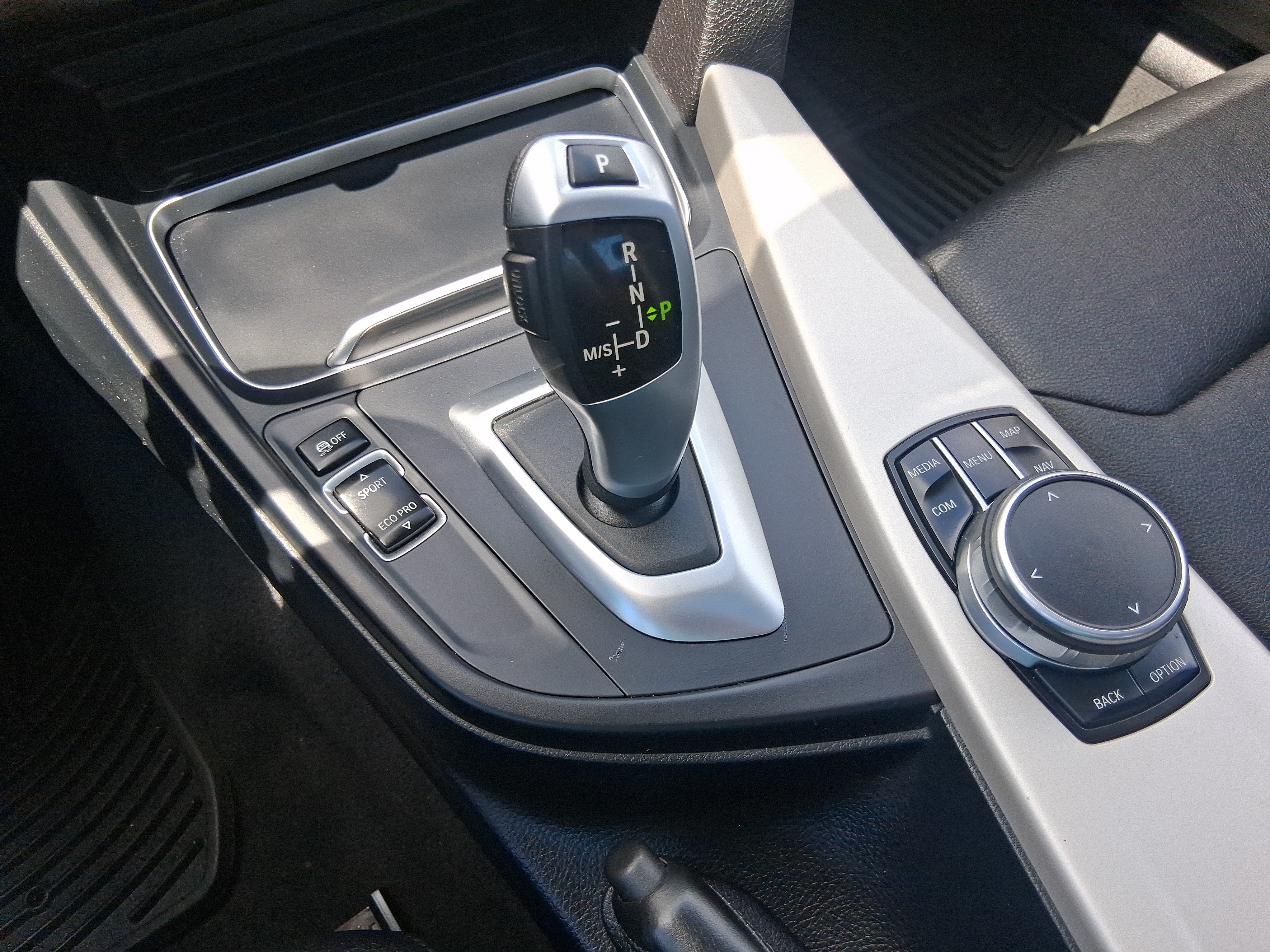 Used 2018 BMW 320i xDrive Sedan AWD/4WD image 24