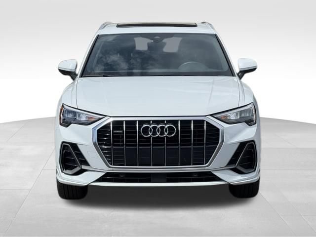 Used 2021 Audi Q3 2.0T Premium w/ Convenience Package AWD/4WD image 2