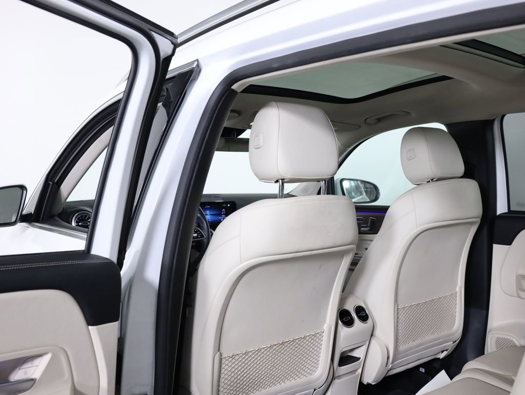 Used 2023 Mercedes-Benz GLB 250 image 37