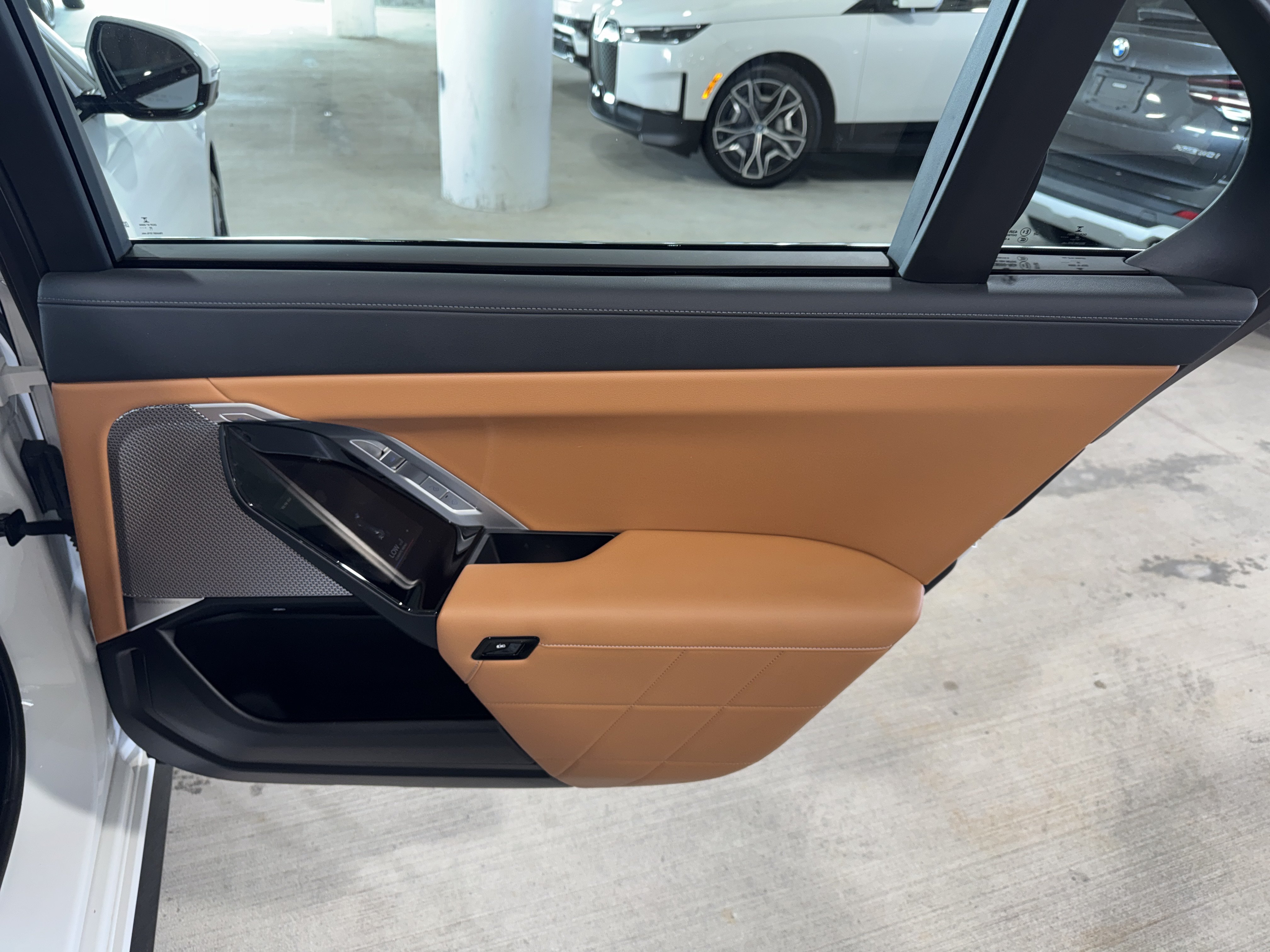 Used 2023 BMW 740i RWD image 11