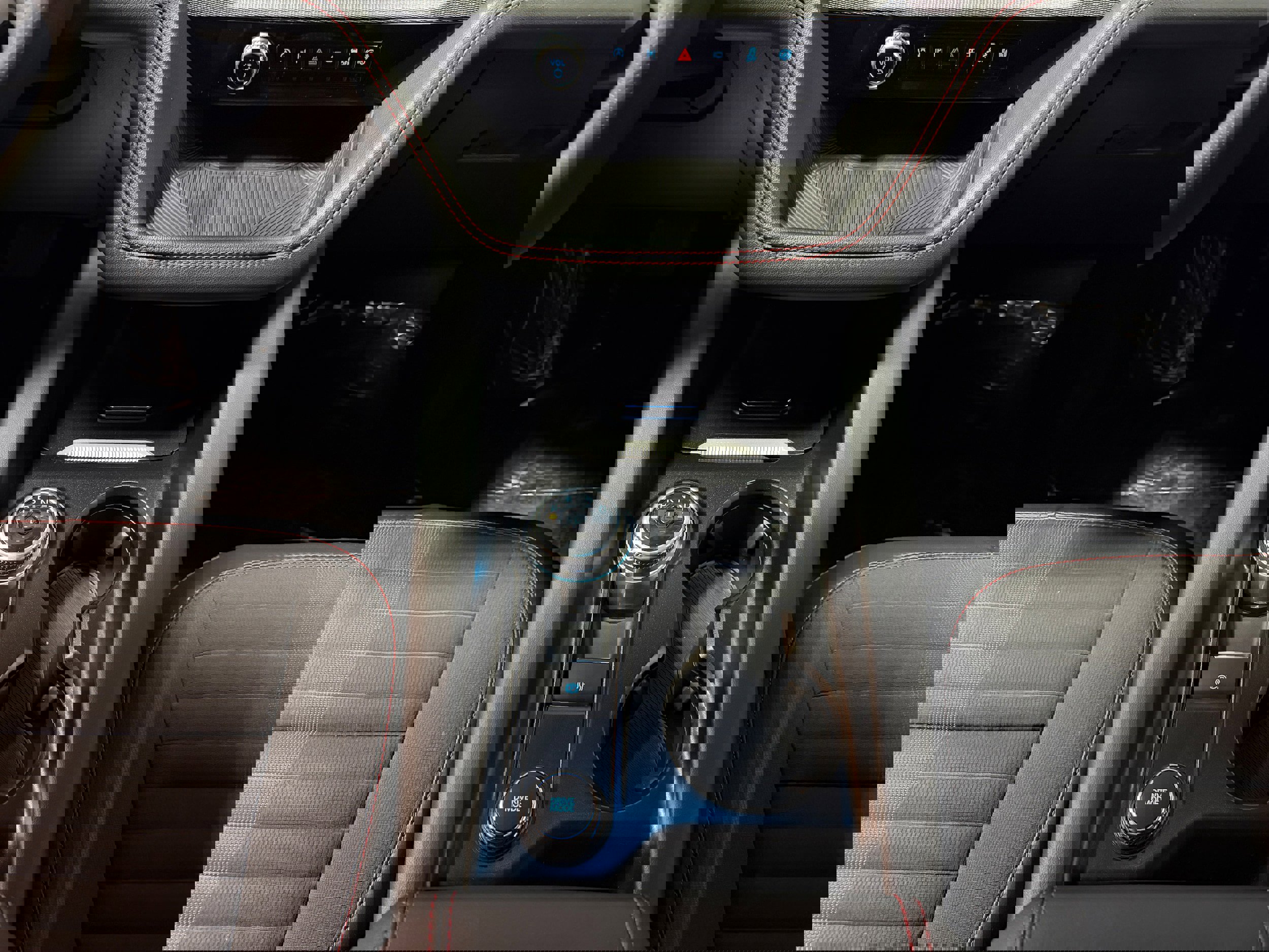 Certified 2025 Ford Explorer ST-Line image 24