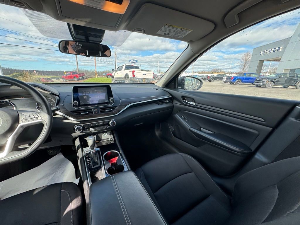 Used 2024 Nissan Altima 2.5 SV image 13