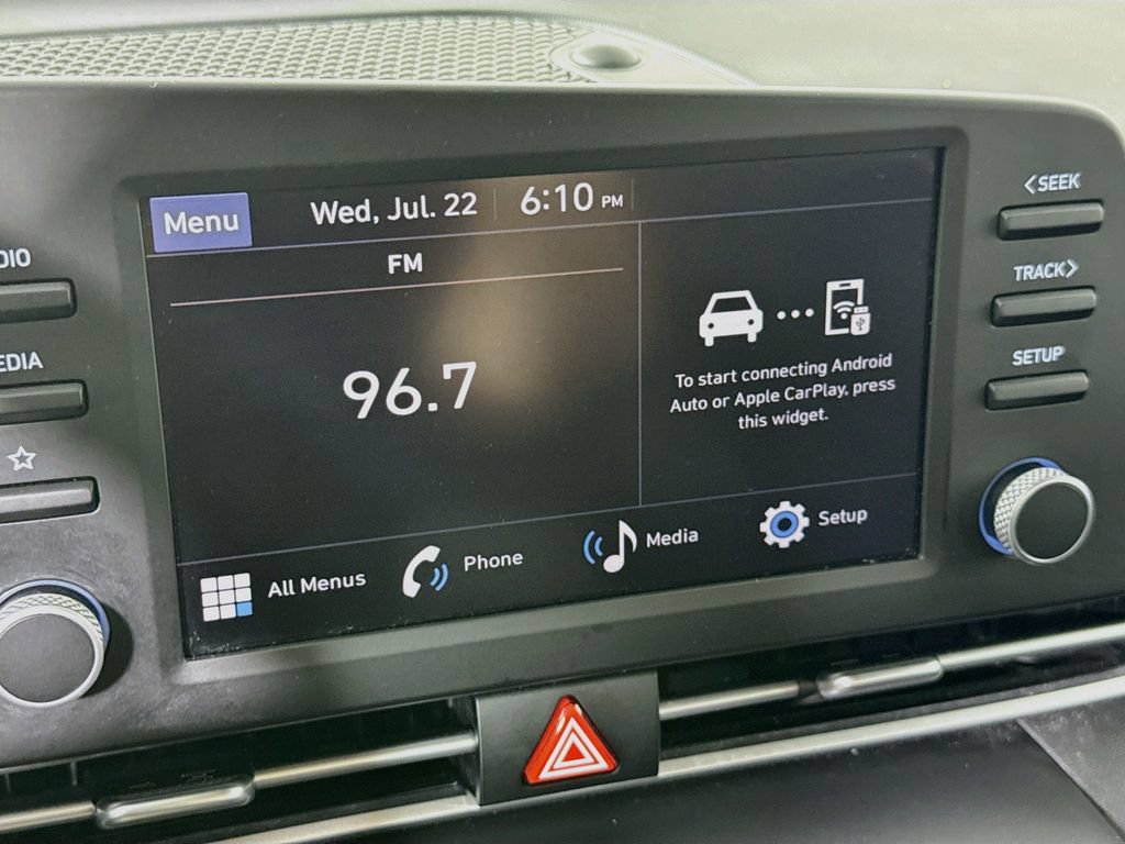 Certified 2024 Hyundai Elantra SE FWD image 6