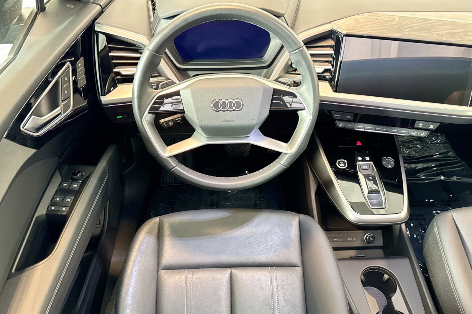 Used 2023 Audi Q4 e-tron Premium Plus w/ Premium Plus image 20