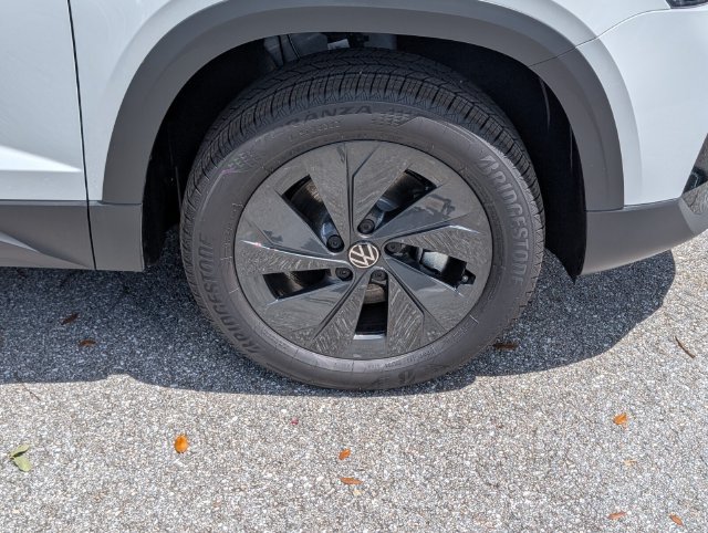 New 2026 Volkswagen Taos S FWD image 9