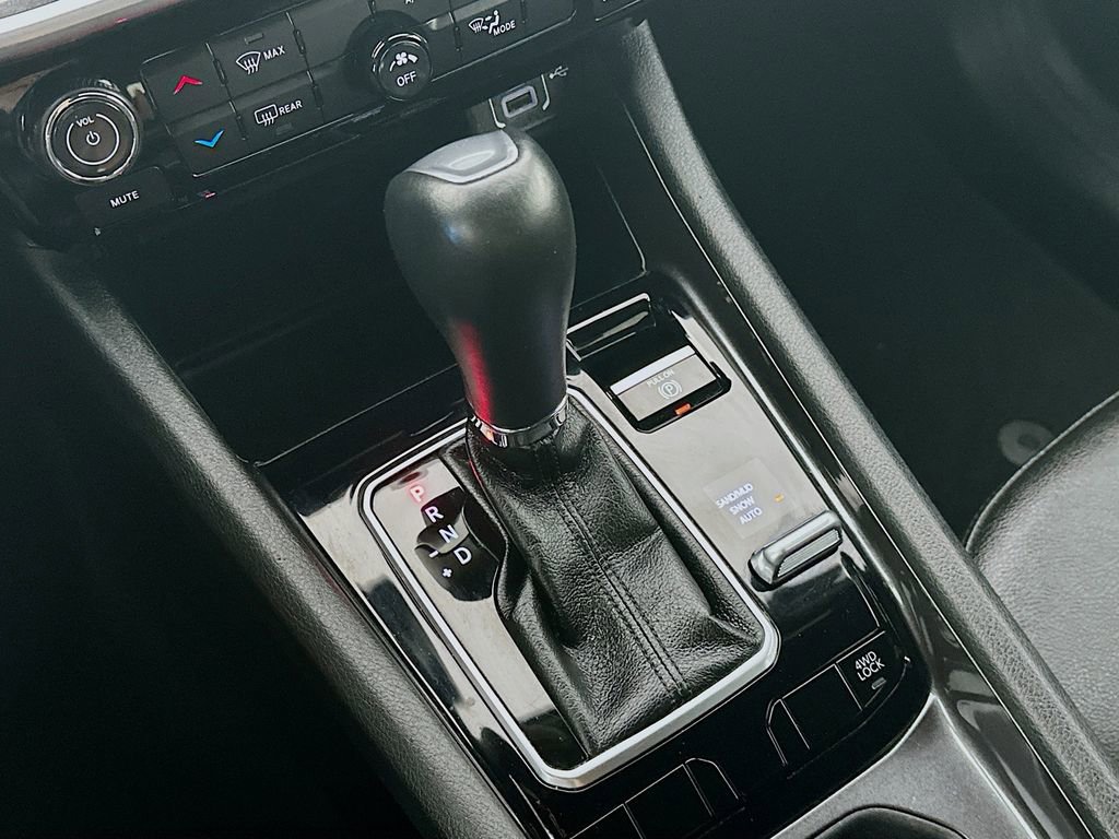 Used 2024 Jeep Compass Latitude image 16