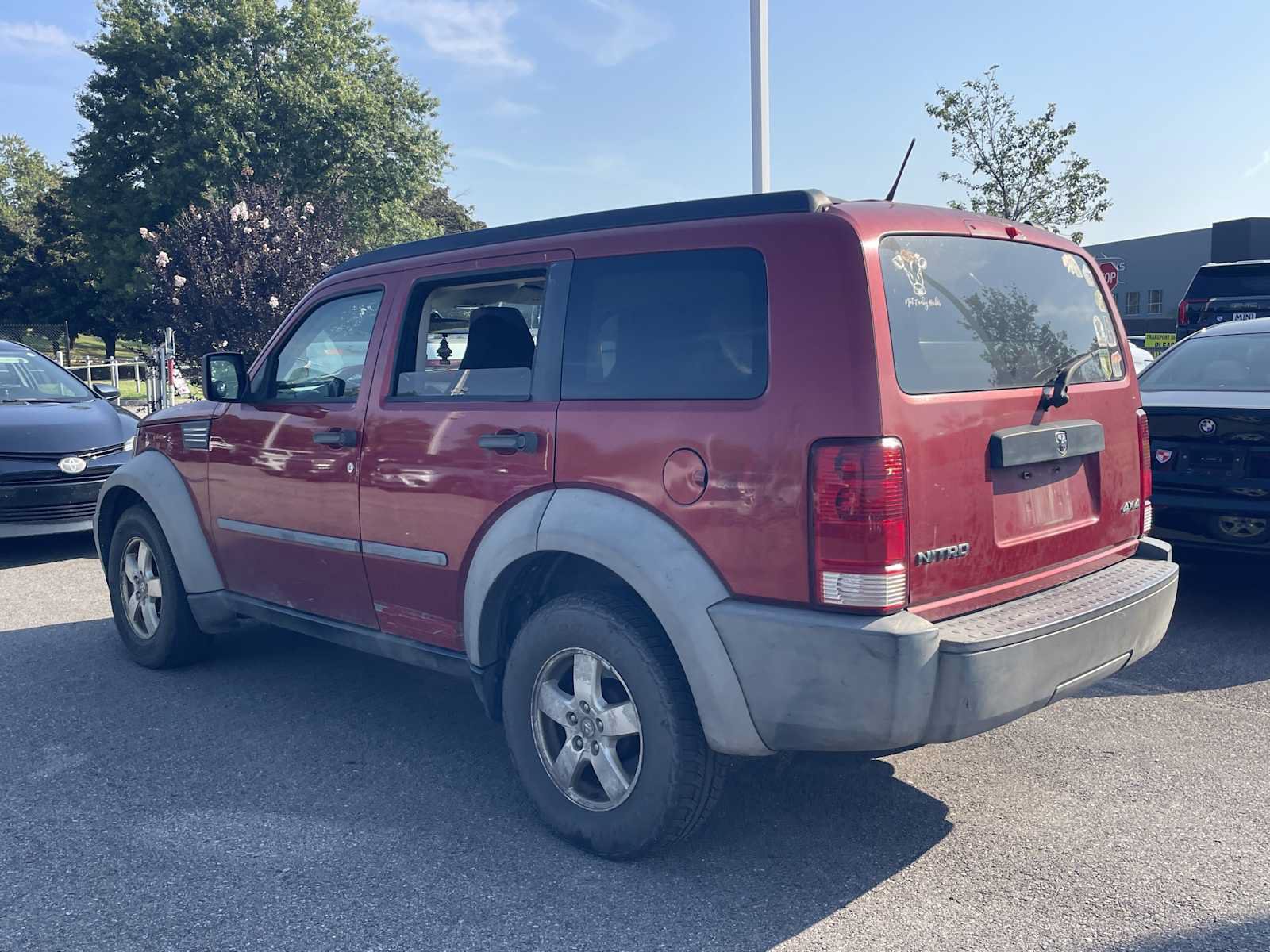 Used 2007 Dodge Nitro SXT AWD/4WD image 2