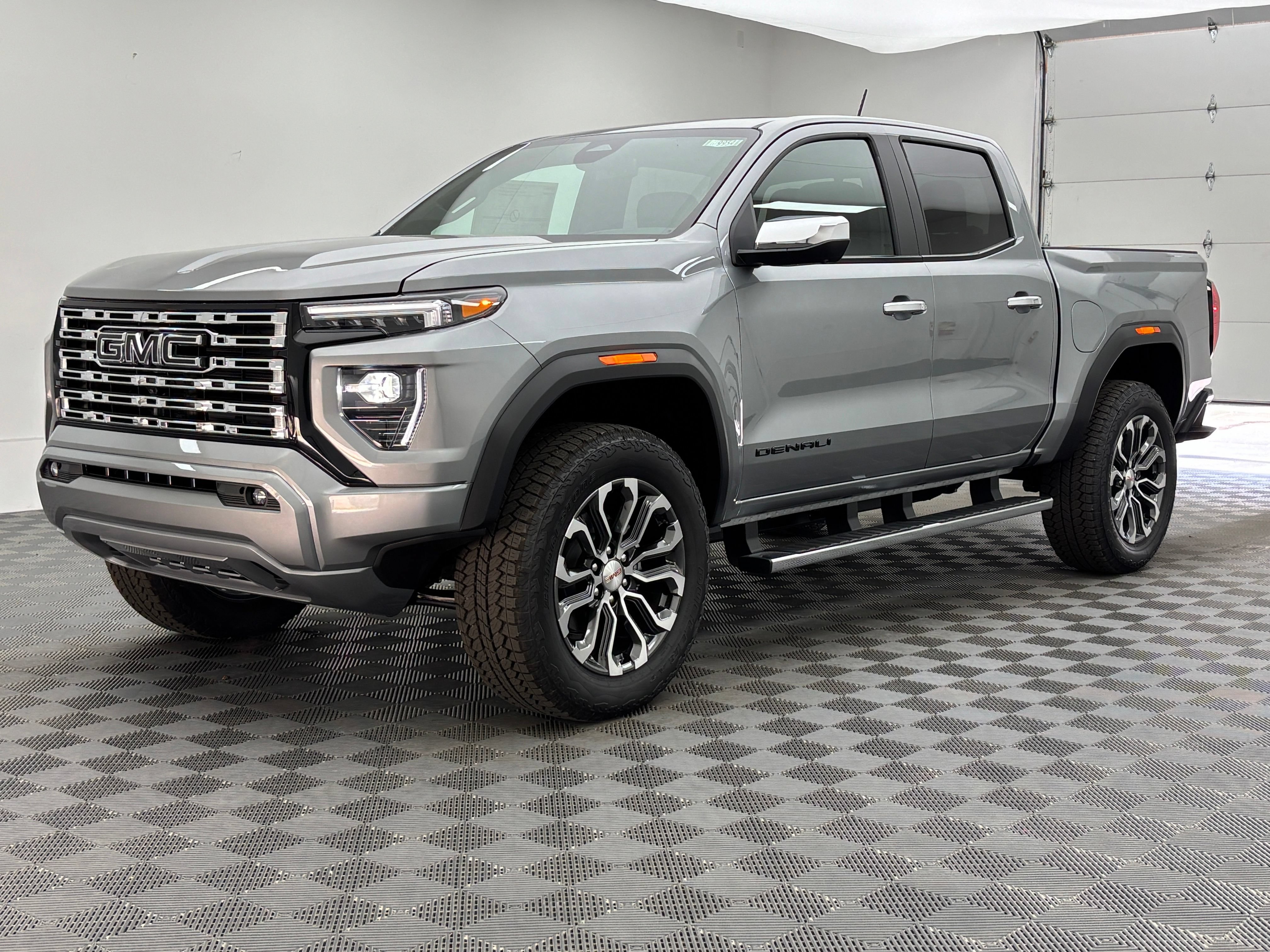 New 2026 GMC Canyon Denali w/ LPO, Black Badging Package AWD/4WD image 2