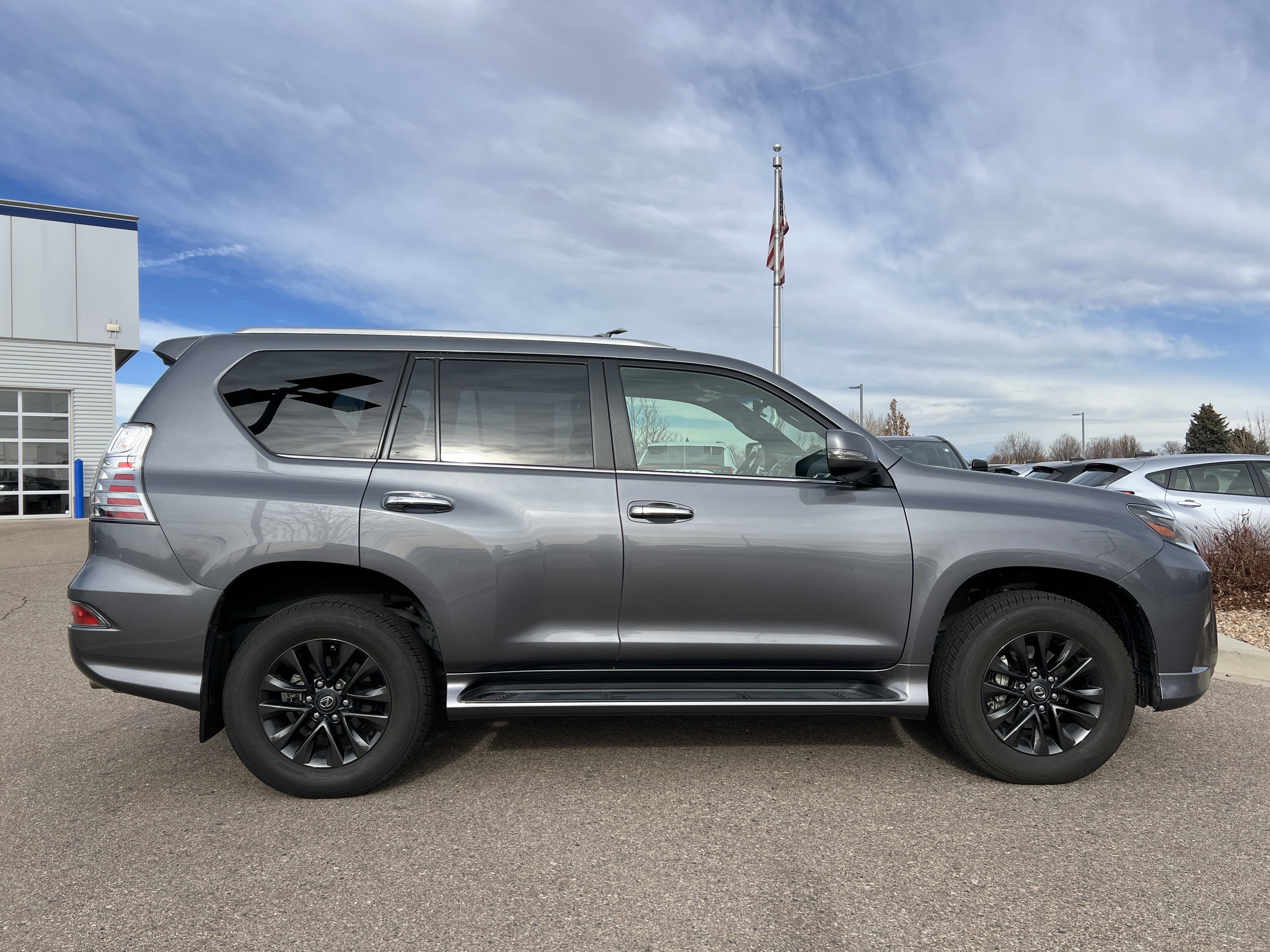 Used 2020 Lexus GX 460 Premium w/ Premium Package image 10