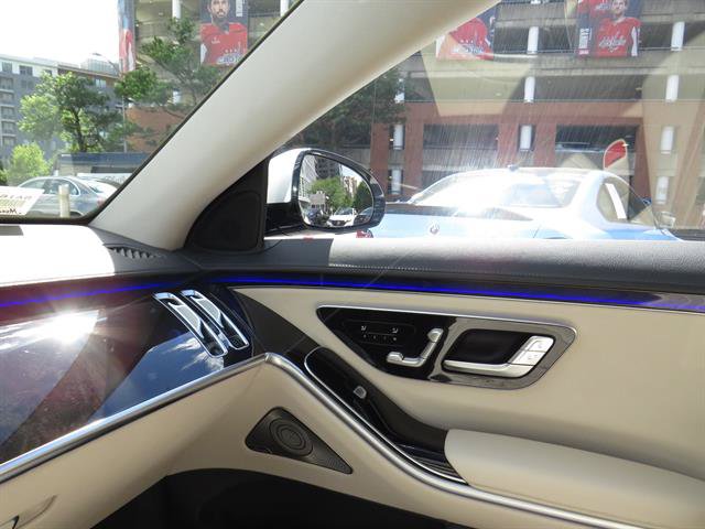 Certified 2022 Mercedes-Benz S 500 4MATIC w/ AMG Line Package image 17