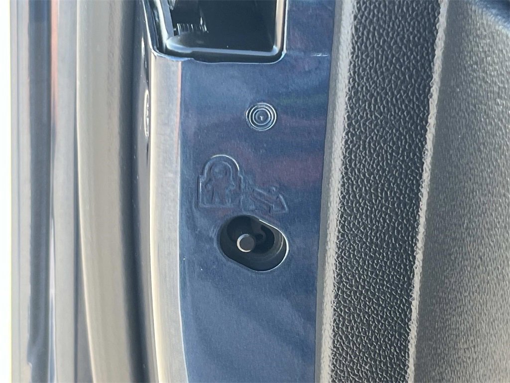 Used 2021 GMC Sierra 1500 SLE w/ Driver Alert Package I image 14