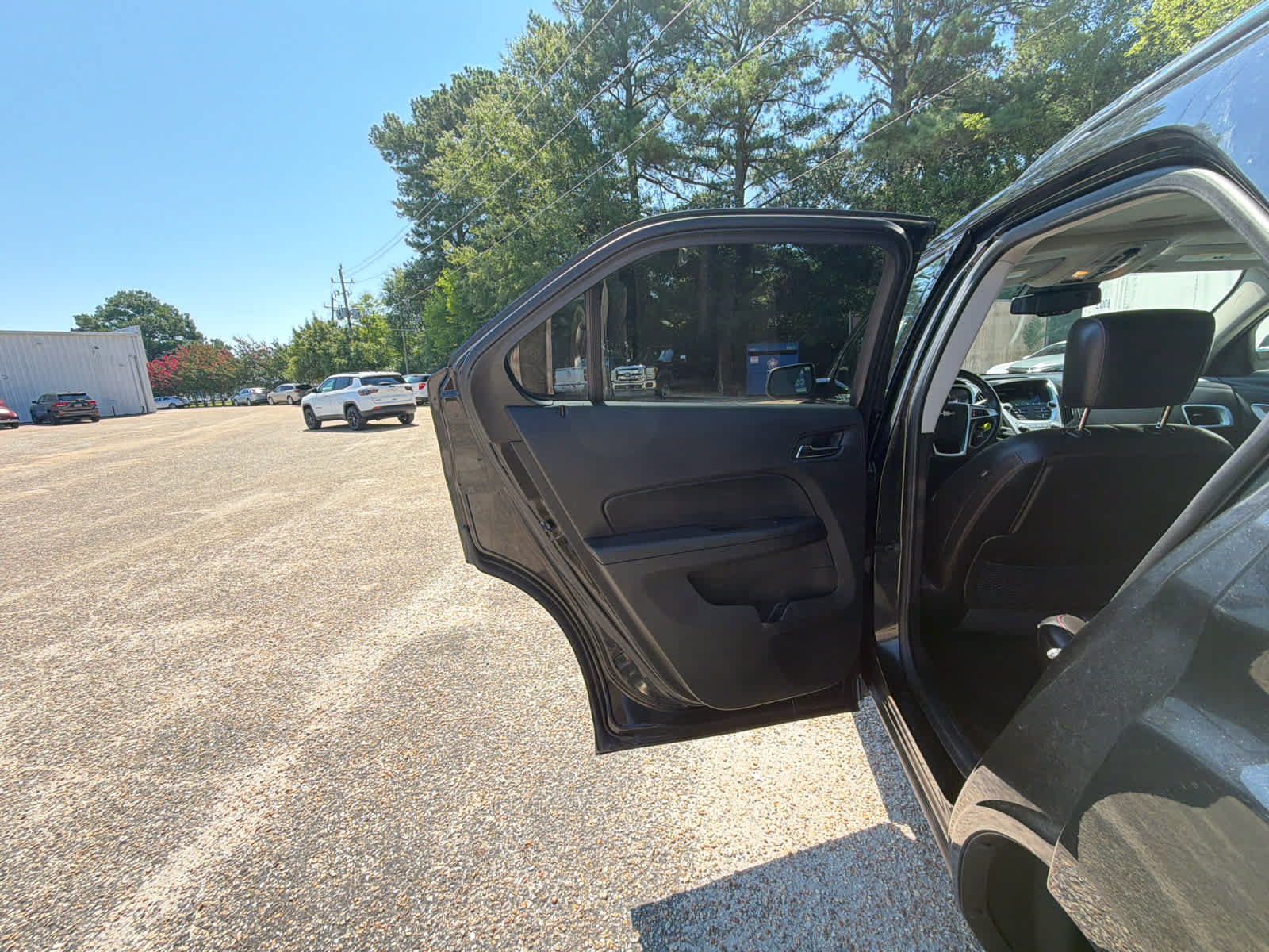 Used 2016 Chevrolet Equinox LTZ w/ Enhanced Convenience Package FWD image 31