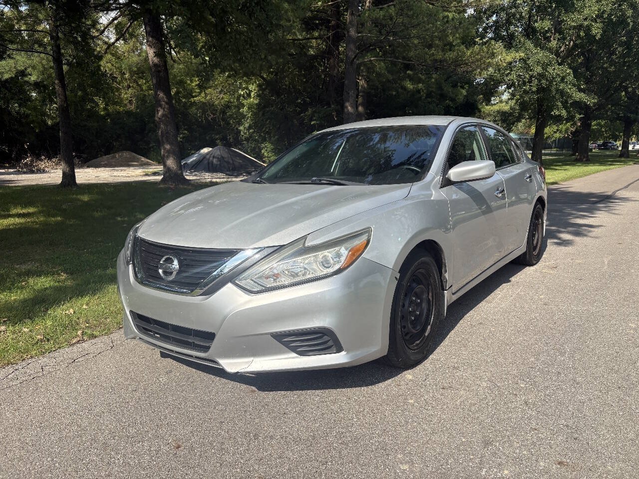 Used 2017 Nissan Altima 2.5 S w/ Power Driver Seat Package FWD image 16