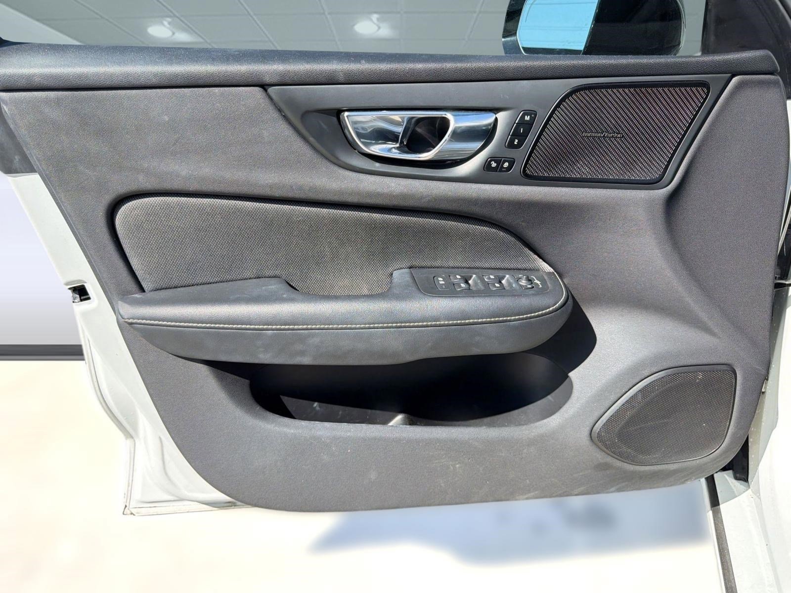 Used 2023 Volvo S60 B5 Ultimate w/ Protection Package Premier FWD image 22