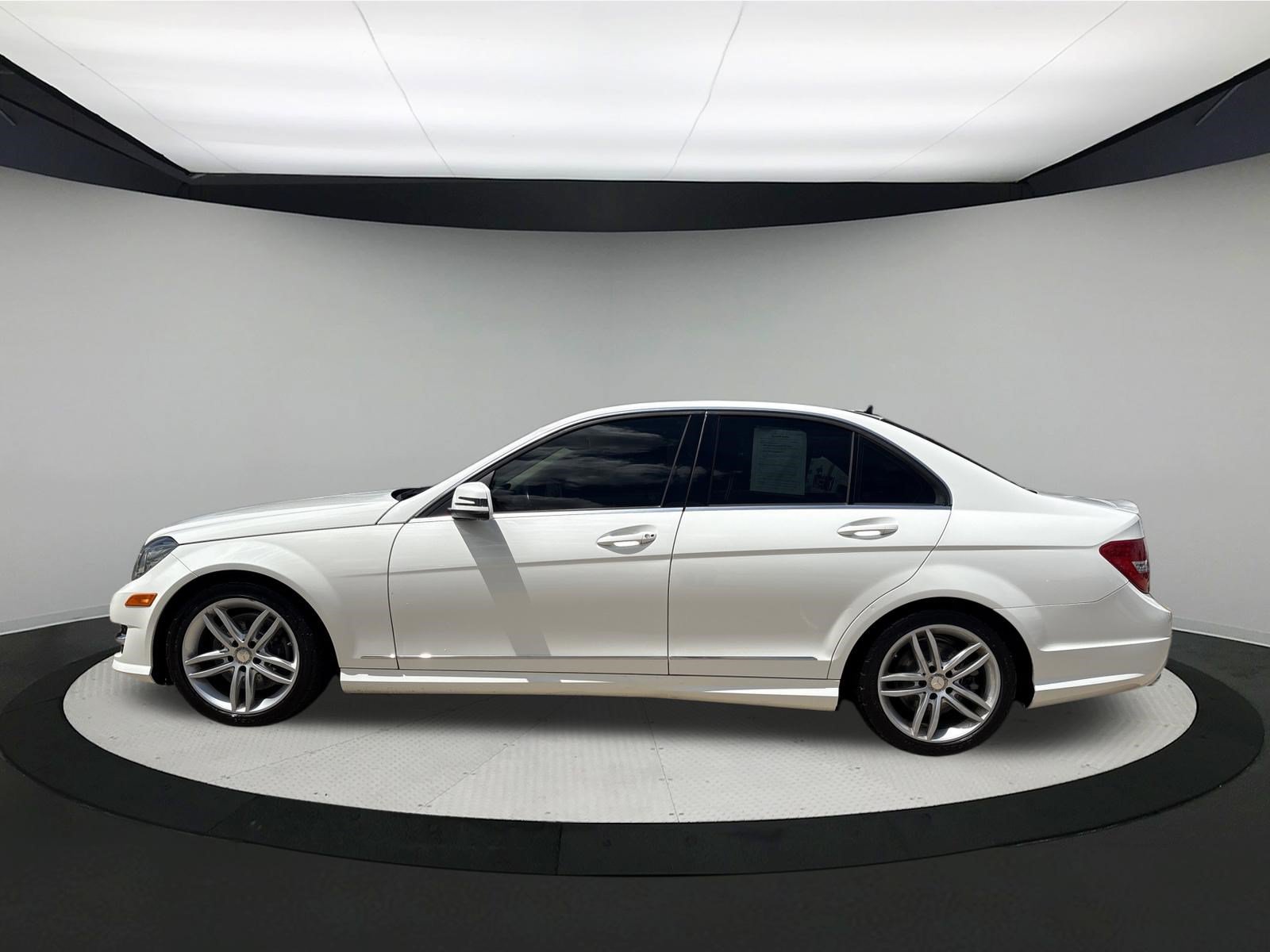 Used 2014 Mercedes-Benz C 300 4MATIC Sedan image 4