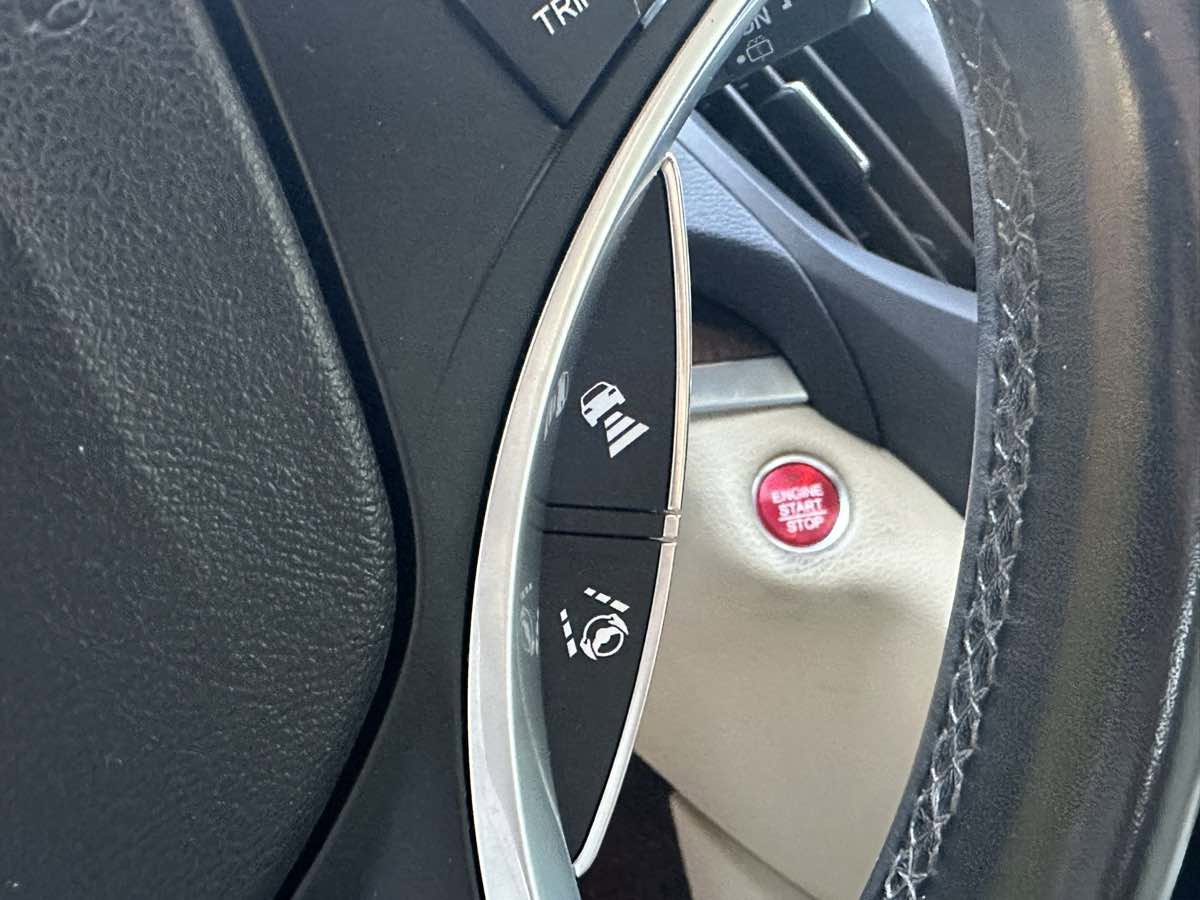 Used 2020 Acura MDX FWD image 32