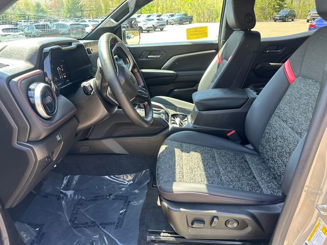 Used 2024 Chevrolet Colorado Z71 w/ Z71 Convenience Package 2 AWD/4WD image 33