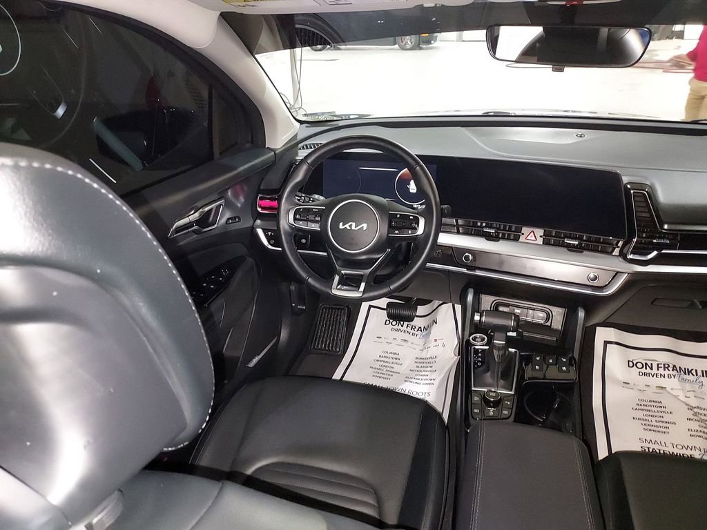 Used 2025 Kia Sportage SX image 15