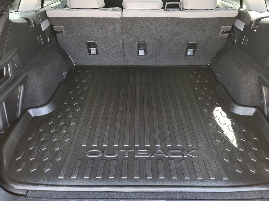 Certified 2022 Subaru Outback Premium image 9