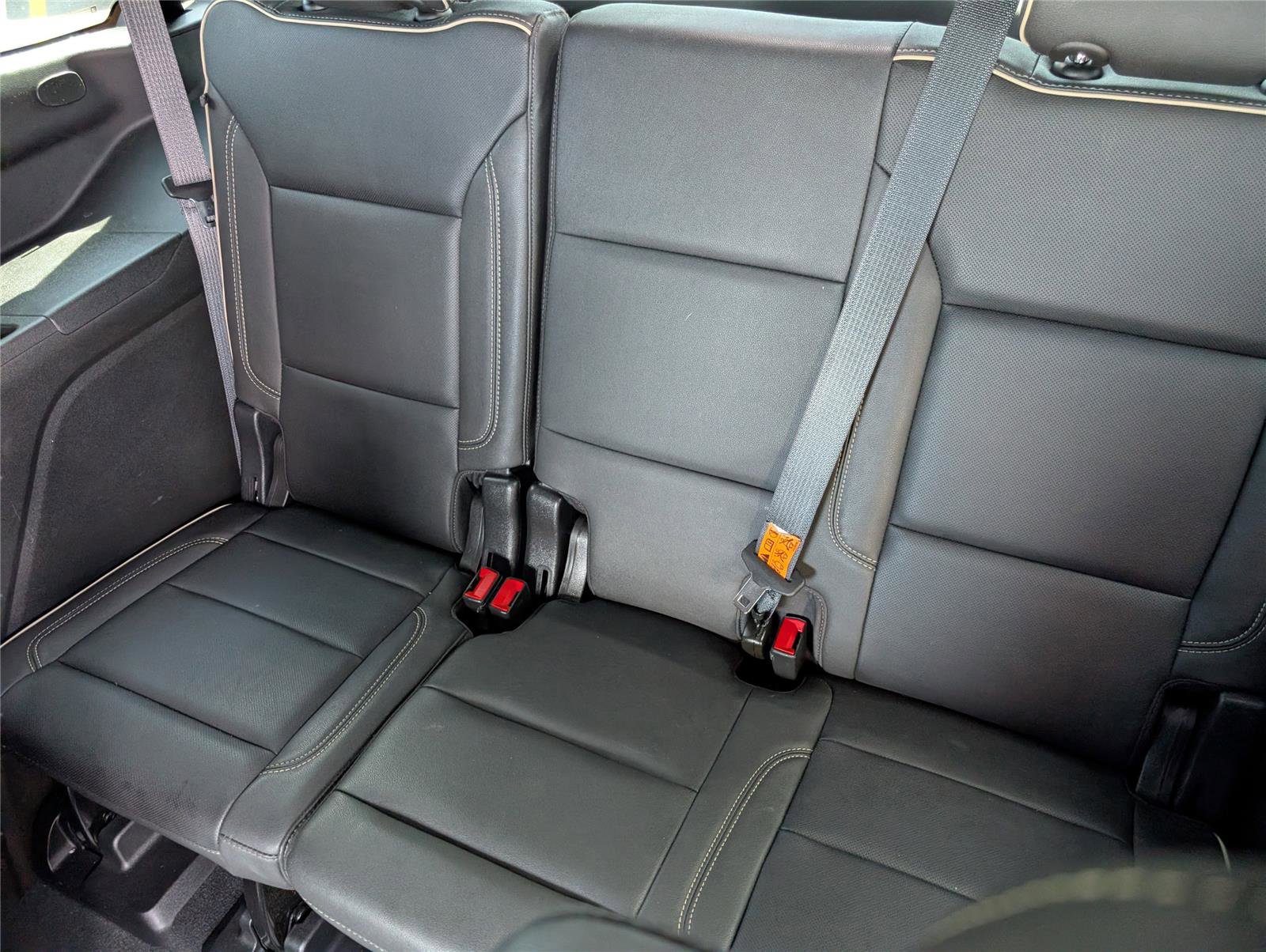 Used 2023 GMC Yukon SLT image 32