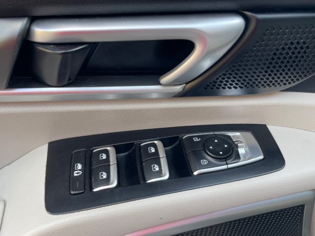 Used 2020 Kia Telluride S FWD image 10