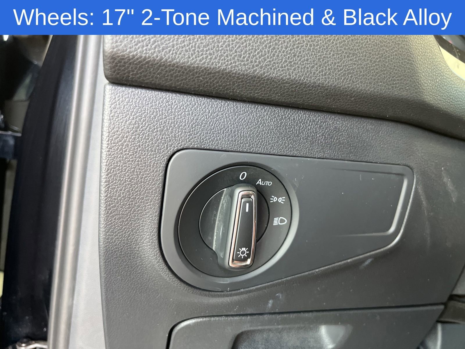 Certified 2021 Volkswagen Tiguan SE image 14