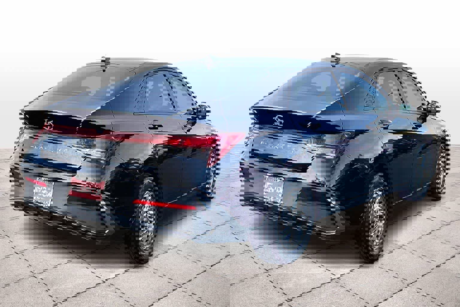 Used 2024 Hyundai Elantra SE image 15