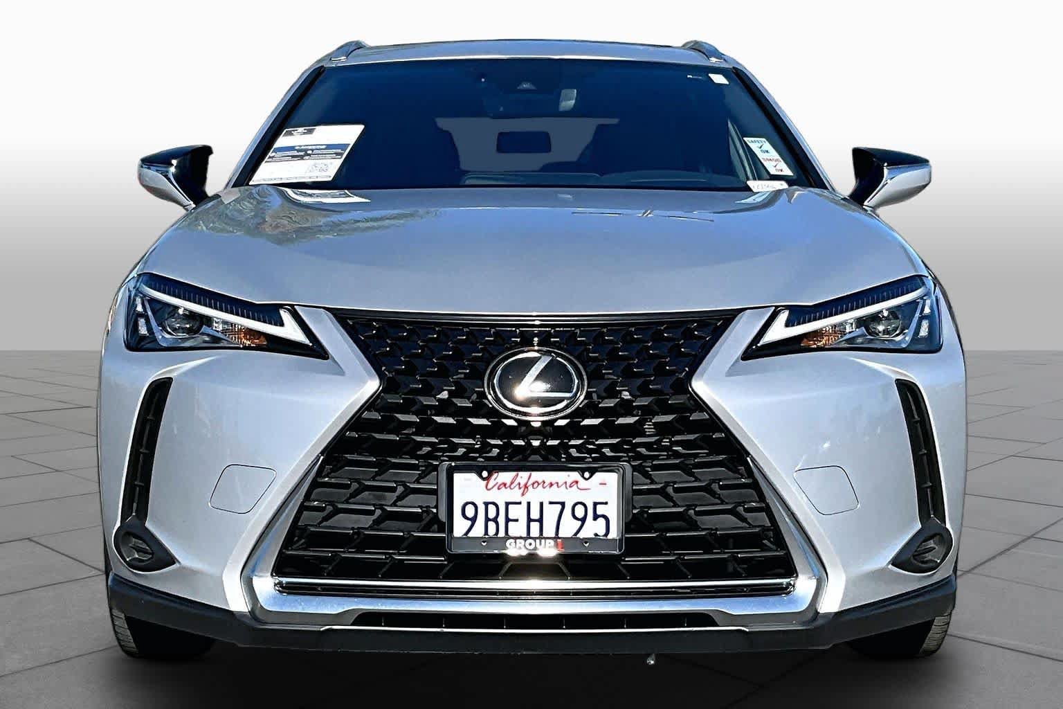 Used 2019 Lexus UX 200 w/ Premium Package FWD image 3