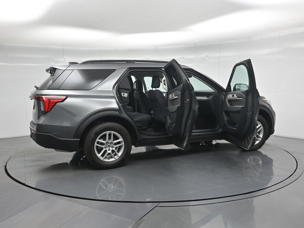 Certified 2025 Ford Explorer Active AWD/4WD image 4
