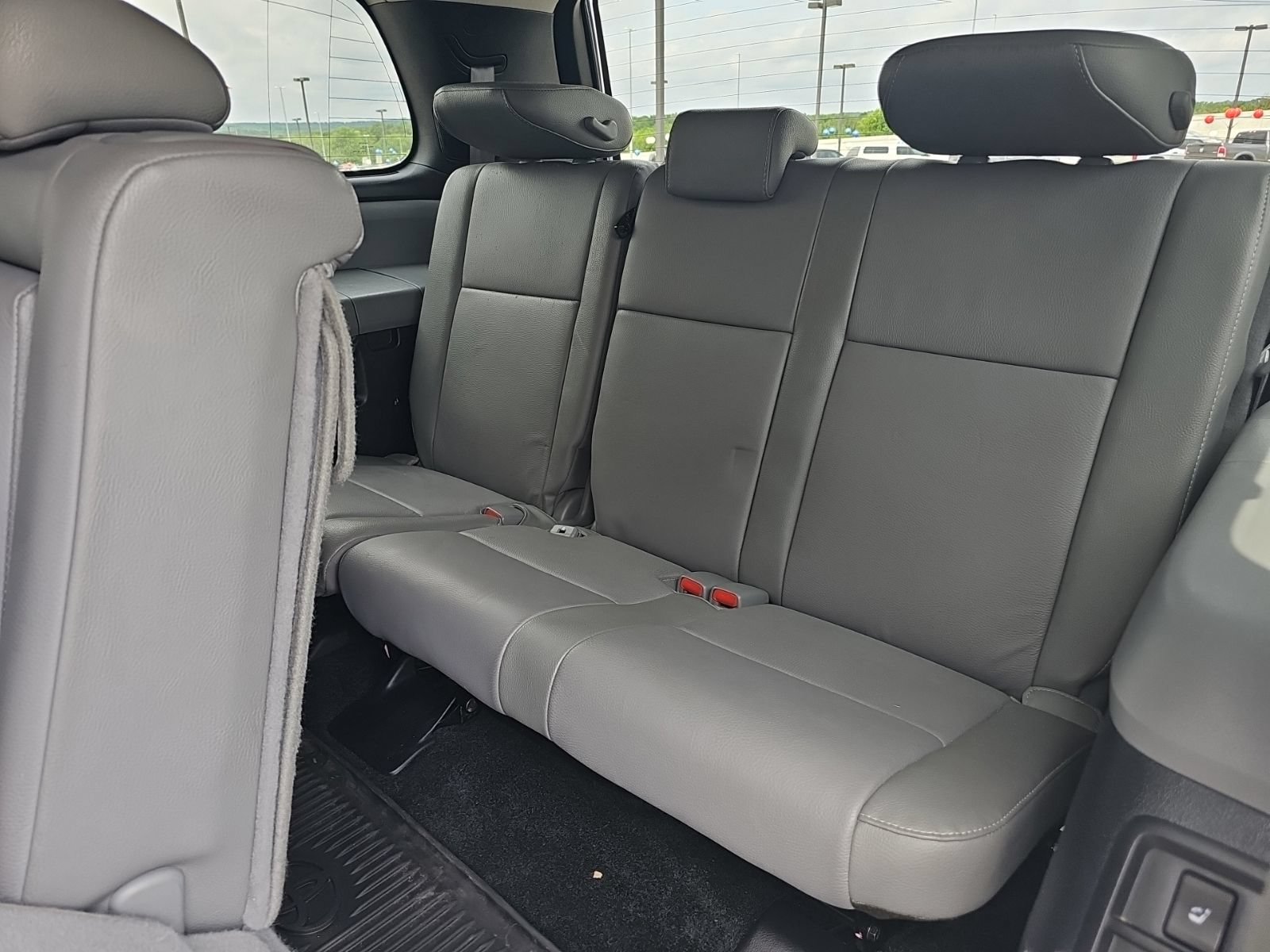 Used 2018 Toyota Sequoia Limited w/ Safety & Convenience Package AWD/4WD image 32