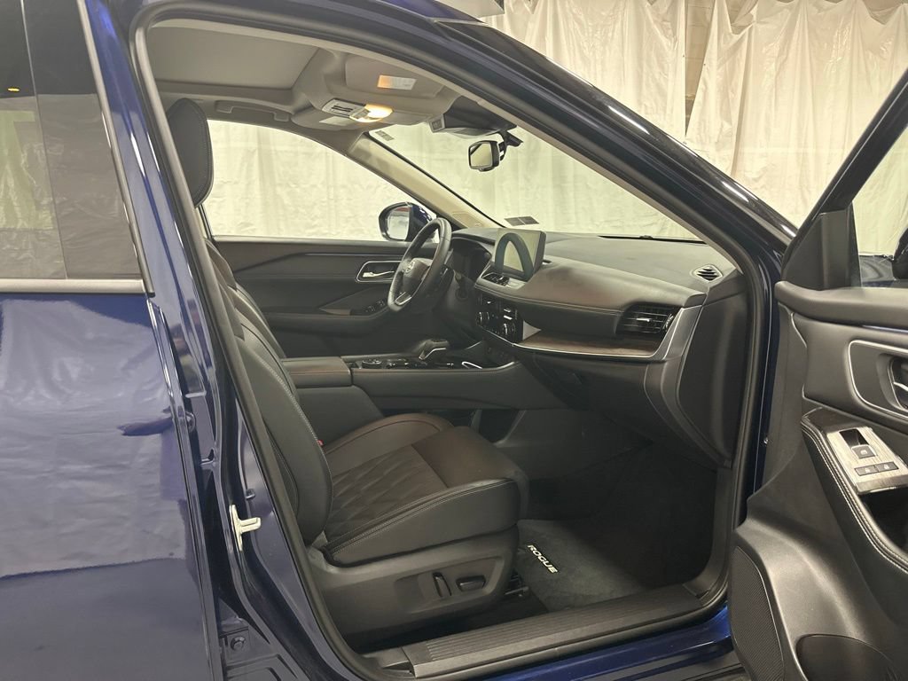 Used 2026 Nissan Rogue Platinum w/ Platinum Premium Package AWD/4WD image 58
