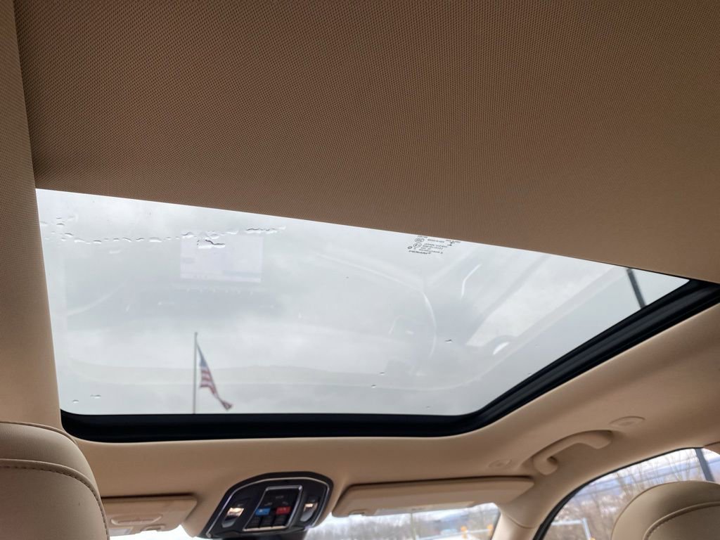 Used 2022 Jeep Grand Cherokee L Limited w/ Luxury Tech Group II image 8