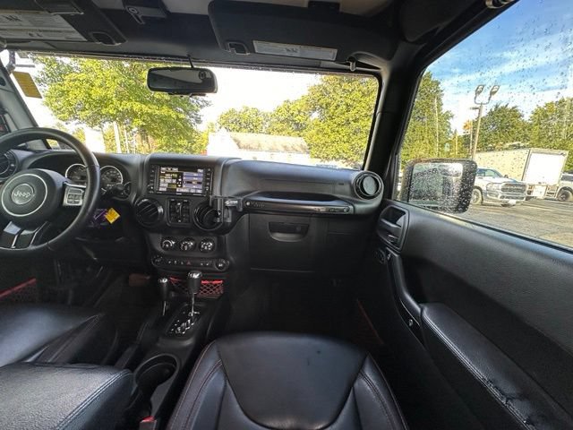 Used 2017 Jeep Wrangler Unlimited Rubicon AWD/4WD image 25