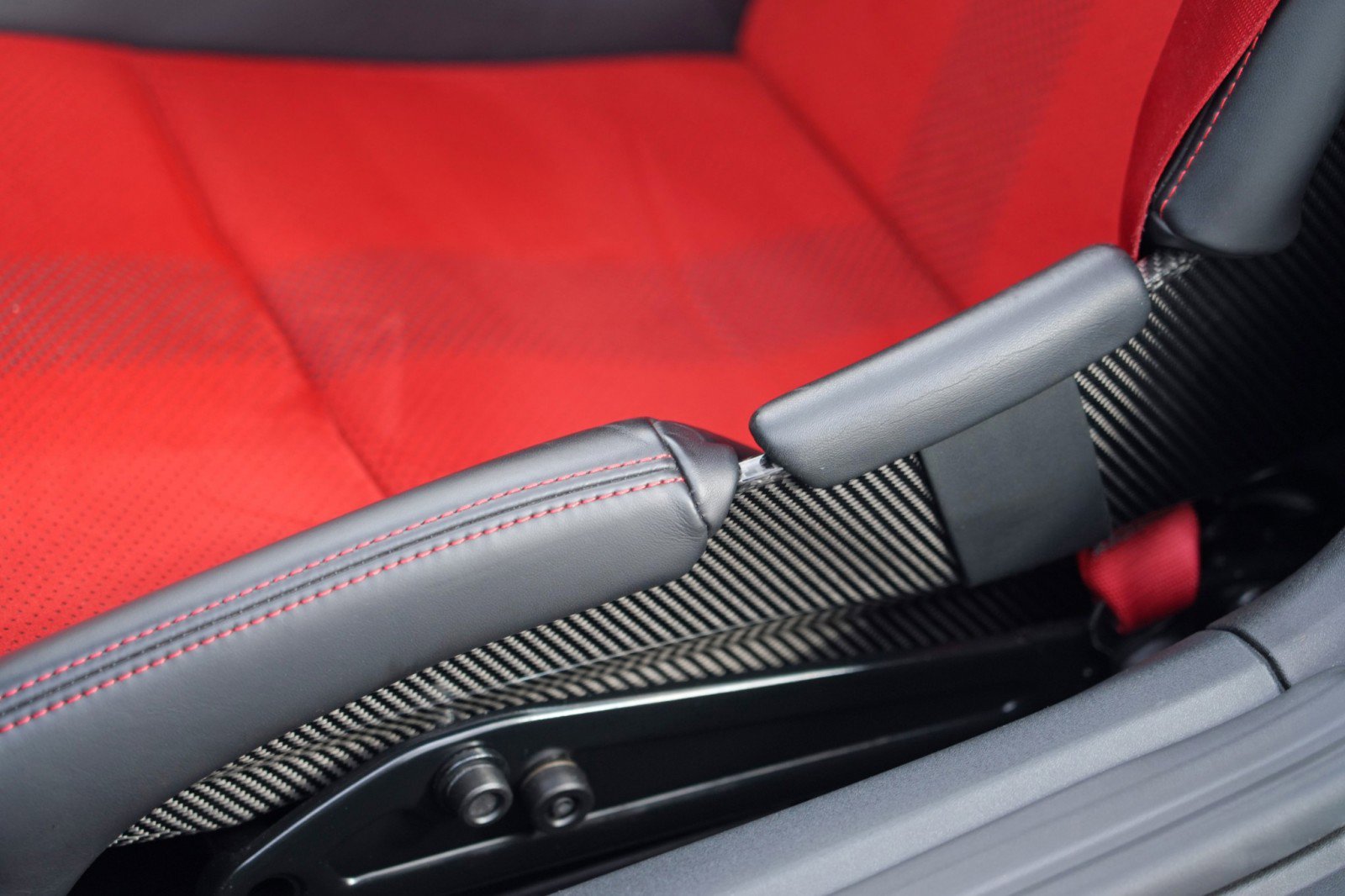 Used 2024 Porsche 718 Boxster Spyder RS w/ Light Design Package image 87