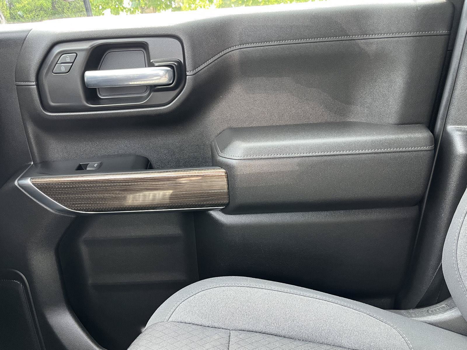 Used 2022 Chevrolet Silverado 1500 LT AWD/4WD image 22