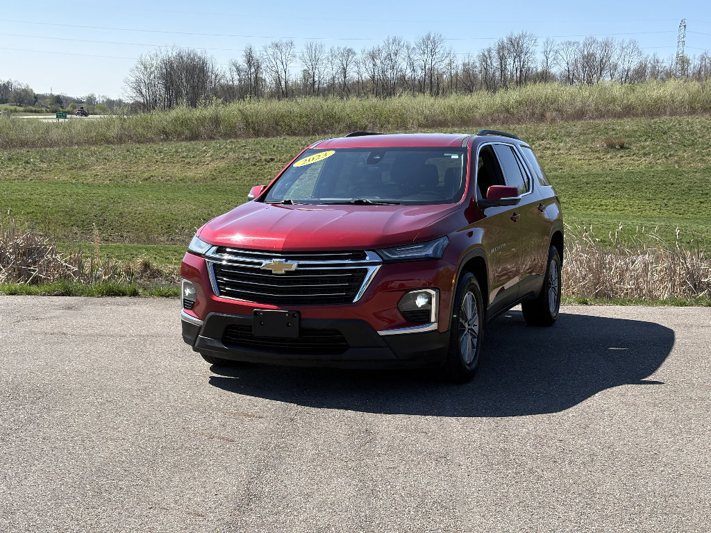 Used 2023 Chevrolet Traverse LT AWD/4WD image 1