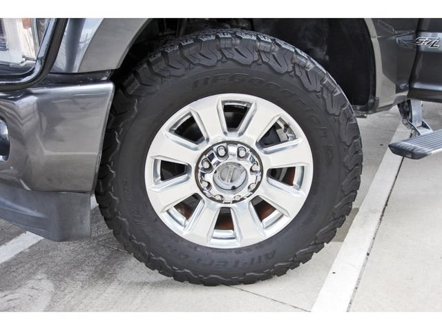 Used 2019 Ford F250 Platinum w/ Platinum Ultimate Package AWD/4WD image 29