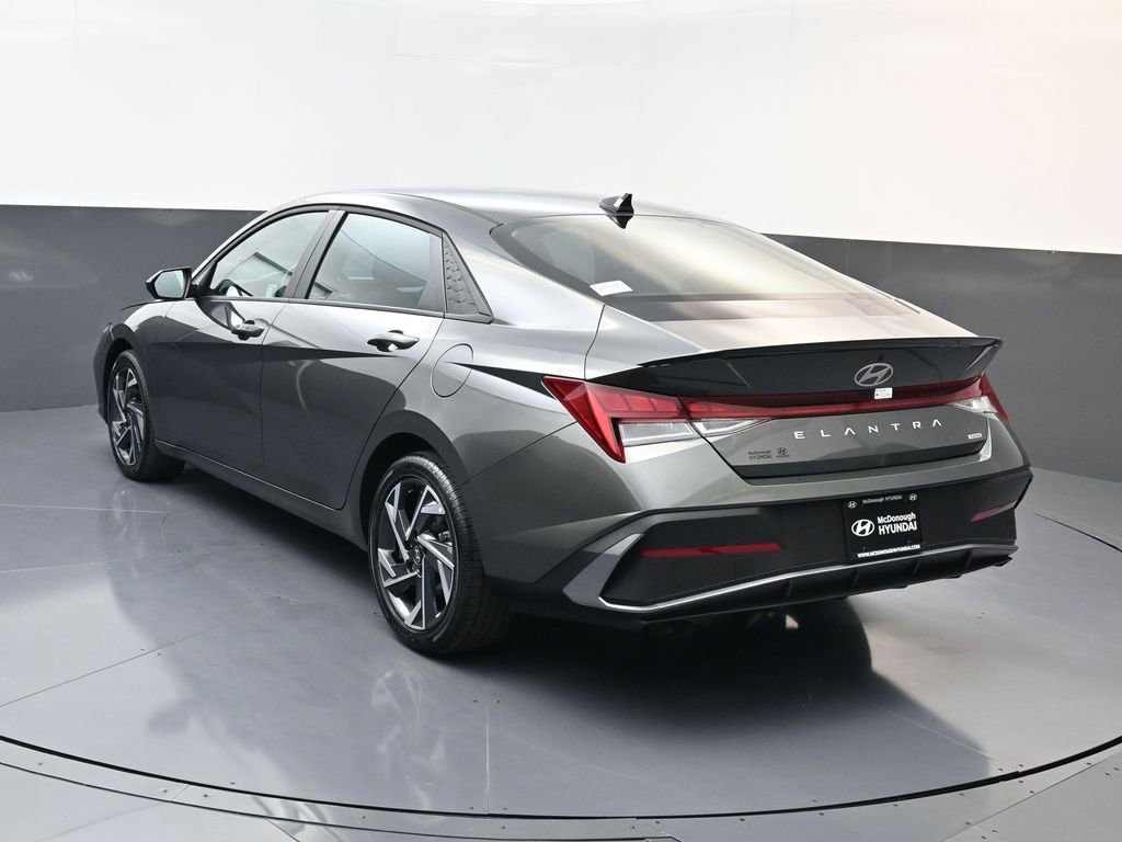Certified 2025 Hyundai Elantra SEL image 6