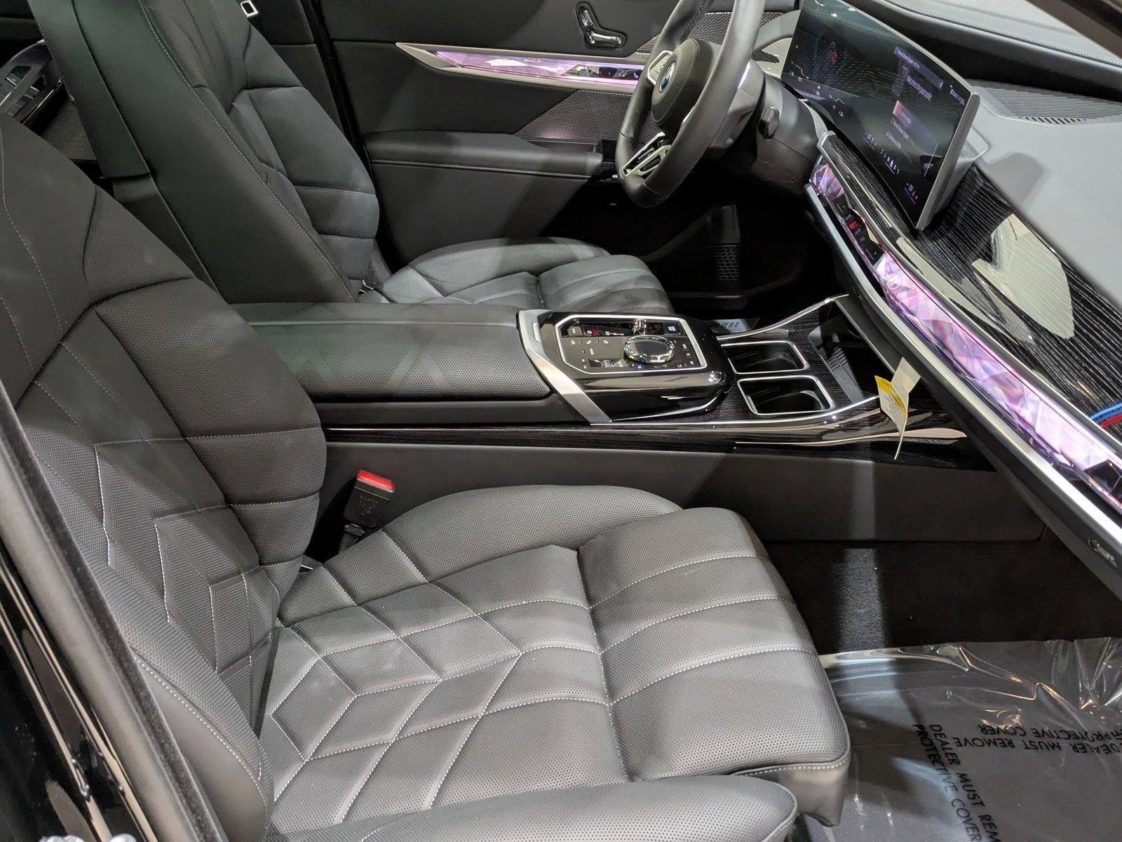 Used 2026 BMW i7 xDrive60 w/ M Sport Package RWD image 22