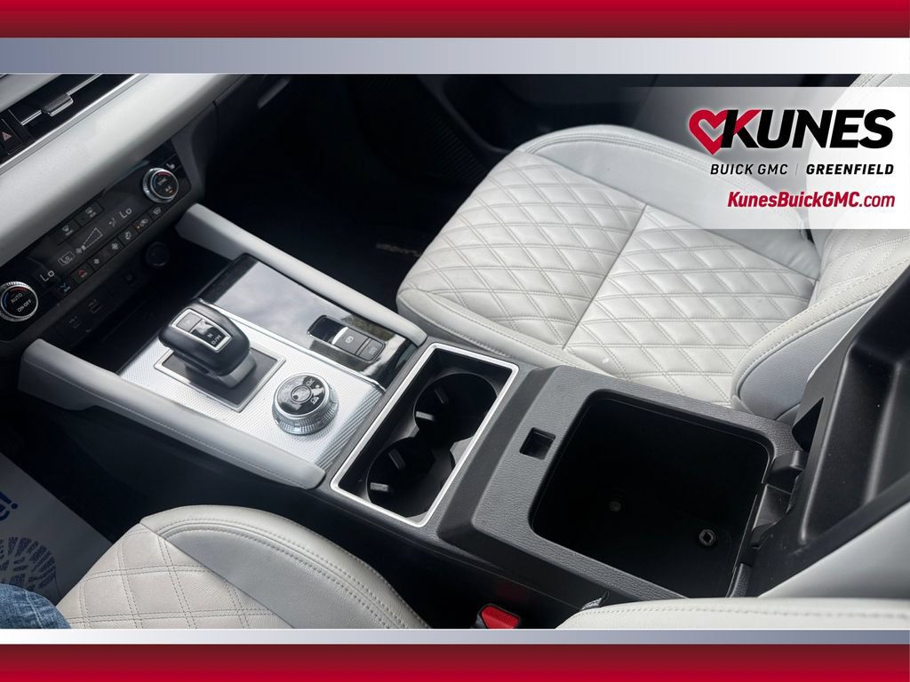 Used 2023 Mitsubishi Outlander SEL AWD/4WD image 27