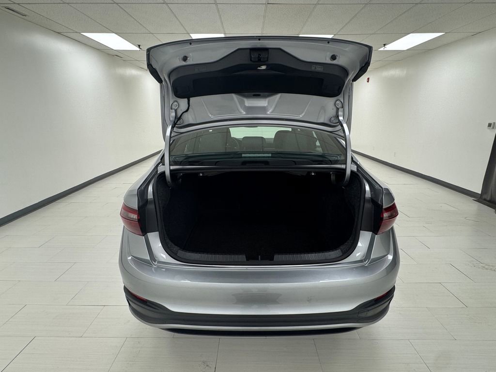 Used 2023 Volkswagen Jetta Sport image 29