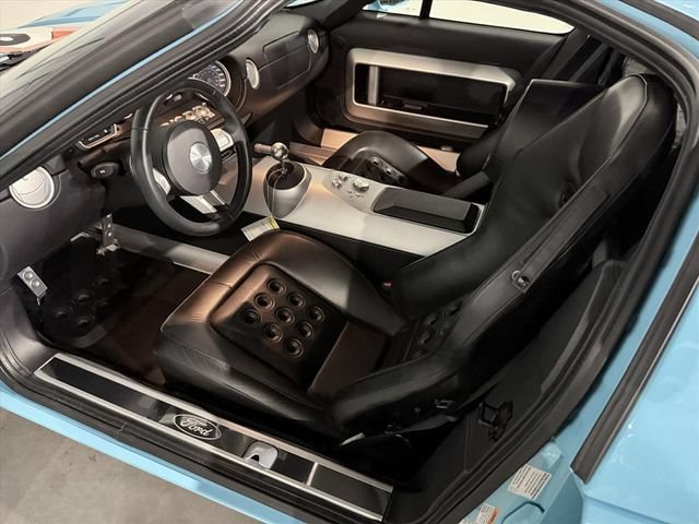 Used 2006 Ford GT RWD image 31
