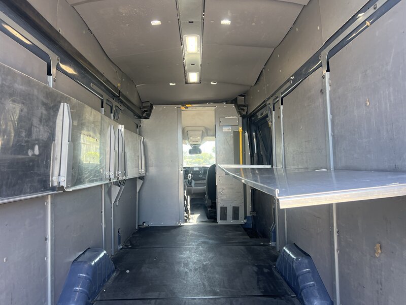 Used 2020 Ford Transit 250 148 High Roof Extended RWD image 10