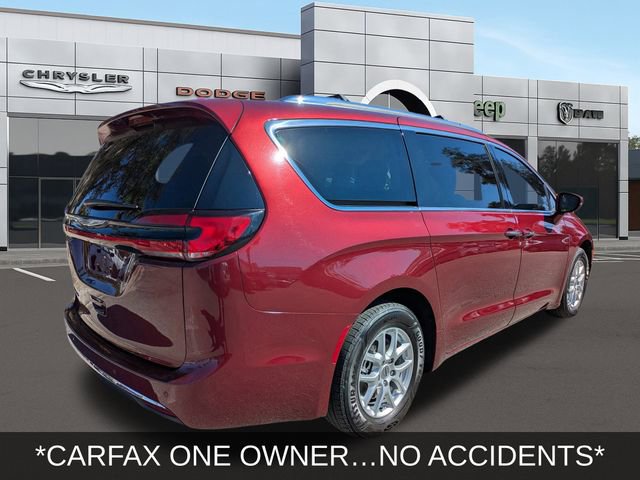 Used 2021 Chrysler Pacifica Touring-L image 3